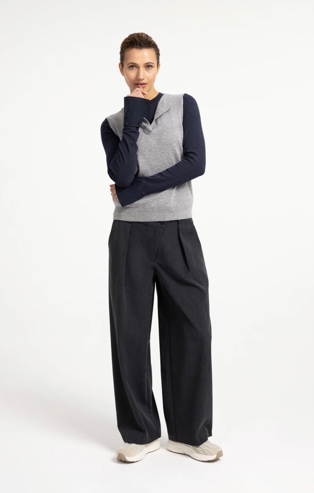 YaYa - Sleeveless top with open collar