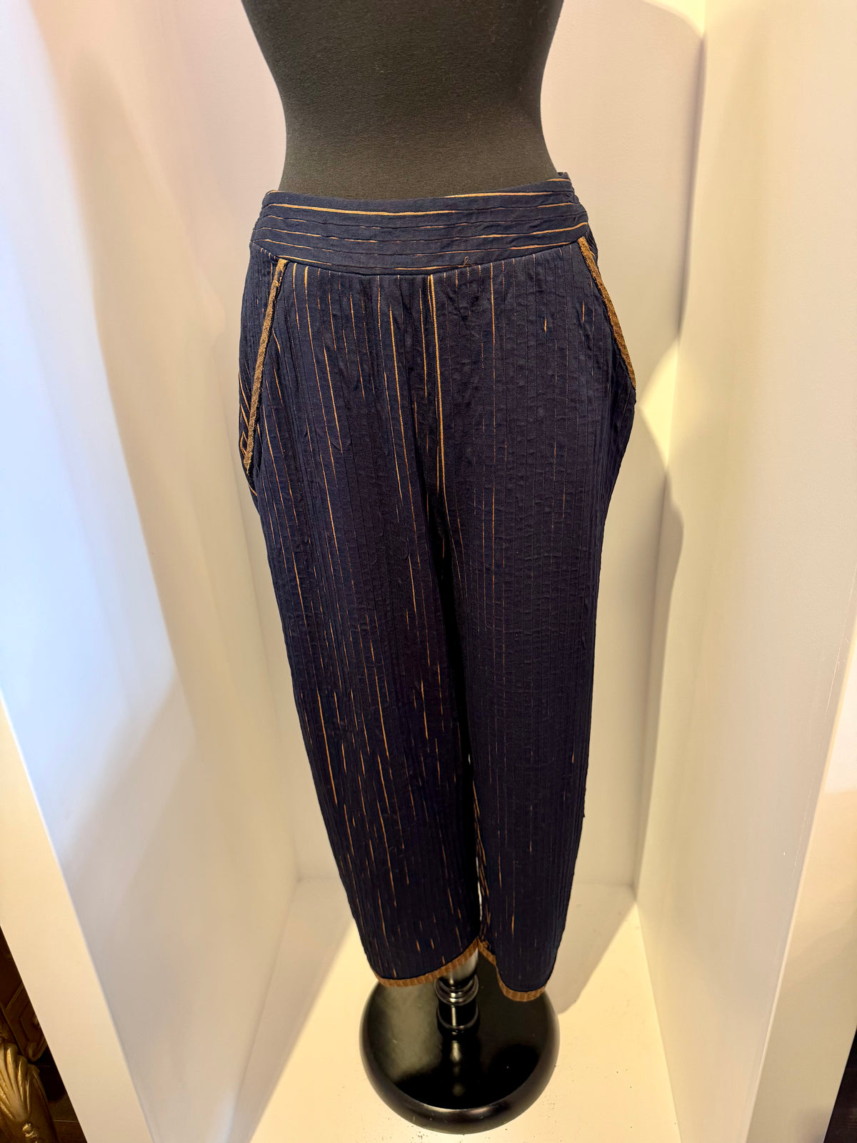 Ozai N Ku - Textured Striped Trousers