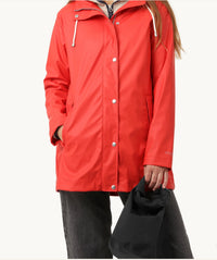 Ilse Jacobsen- Short Rain Jacket in Fire