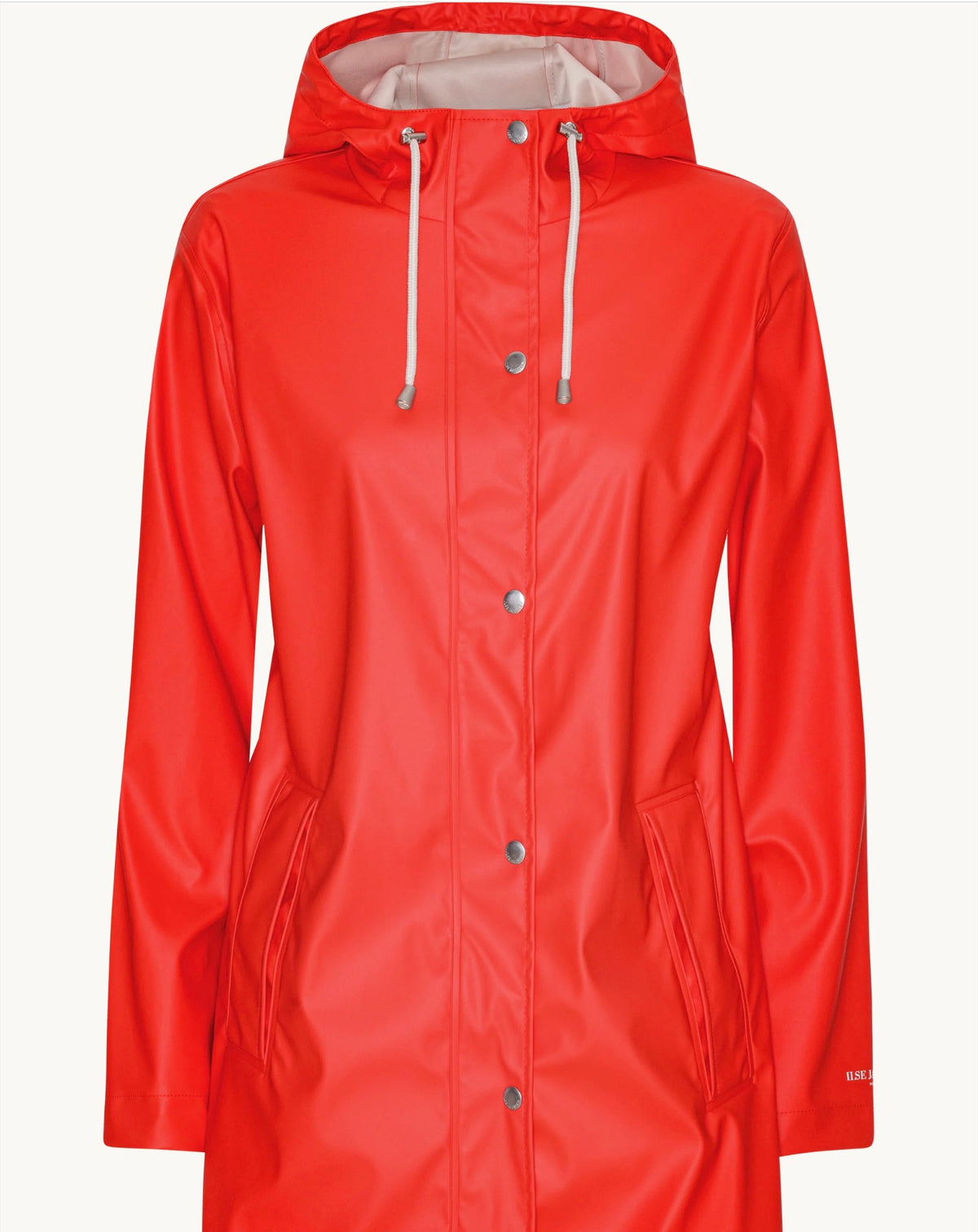 Ilse Jacobsen- Short Rain Jacket in Fire
